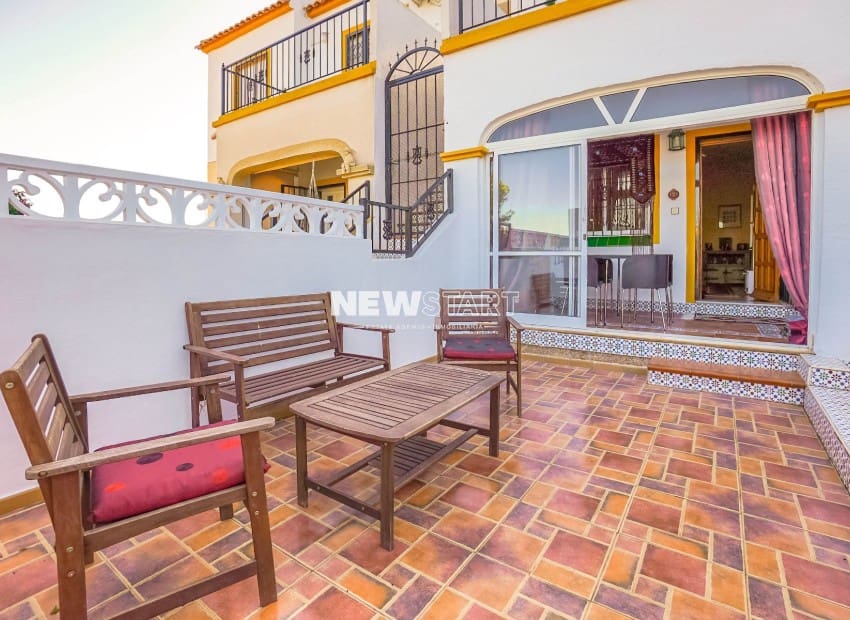 2 Zimmer Apartment zu verkaufen in La Marina mit Pool Garage - 105.000 € (Ref: 9466188)