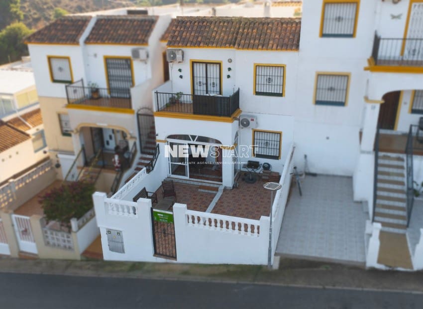 2 soverom Leilighet til salgs i La Marina med svømmebasseng garasje - € 105 000 (Ref: 9466188)