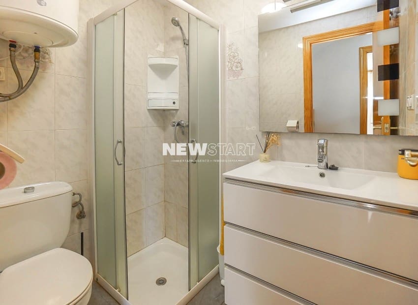 3 bedroom Apartment for sale in La Marina del Pinet with pool garage - € 165,000 (Ref: 9521816)