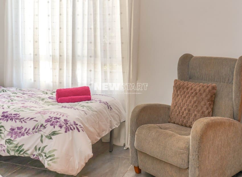 3 bedroom Apartment for sale in La Marina del Pinet with pool garage - € 165,000 (Ref: 9521816)