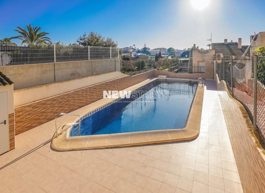 3 bedroom Apartment for sale in La Marina del Pinet with pool garage - € 165,000 (Ref: 9521816)