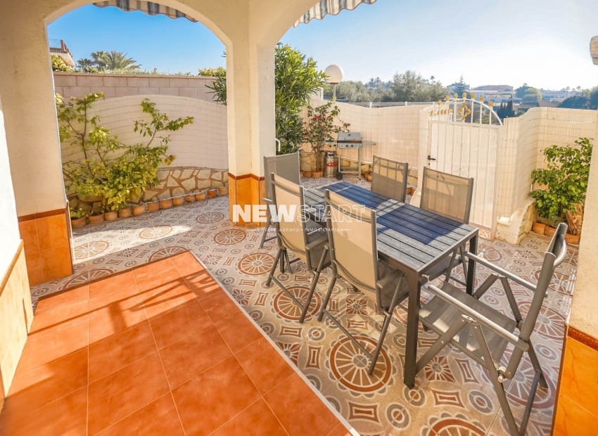 3 bedroom Apartment for sale in La Marina del Pinet with pool garage - € 165,000 (Ref: 9521816)