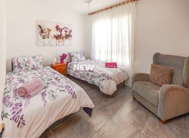 3 slaapkamer Appartement te koop in La Marina del Pinet, Elche / Elx met zwembad garage - € 165.000 (Ref: 9521816)