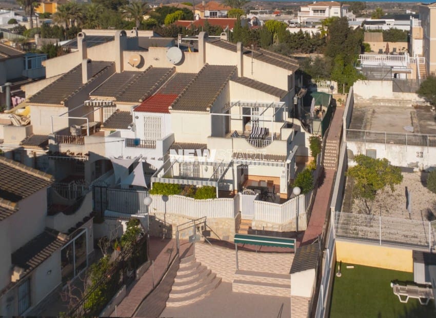 3 bedroom Apartment for sale in La Marina del Pinet with pool garage - € 165,000 (Ref: 9521816)