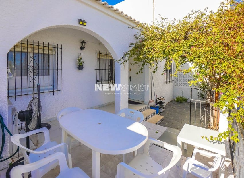 2 slaapkamer Bungalow te koop in La Marina - € 125.000 (Ref: 9525593)