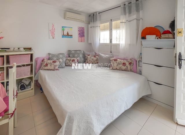 2 slaapkamer Bungalow te koop in La Marina, Elche / Elx - € 125.000 (Ref: 9525593)