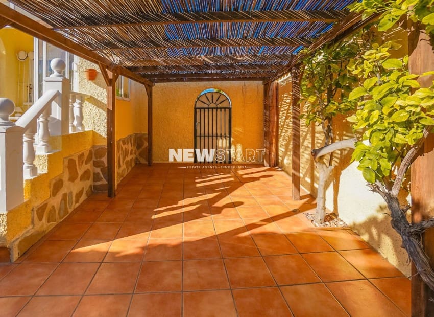 2 chambre Villa/Maison à vendre à San Fulgencio avec piscine - 230 000 € (Ref: 9535137)