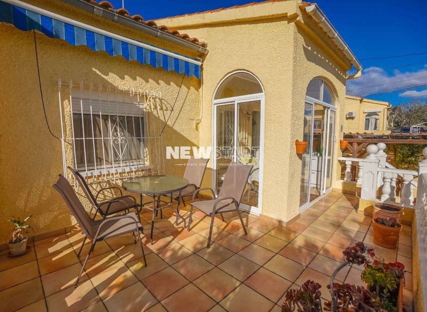 2 chambre Villa/Maison à vendre à San Fulgencio avec piscine - 230 000 € (Ref: 9535137)