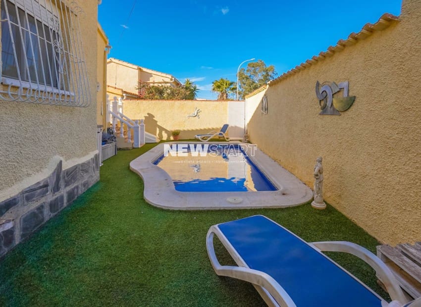 2 chambre Villa/Maison à vendre à San Fulgencio avec piscine - 230 000 € (Ref: 9535137)