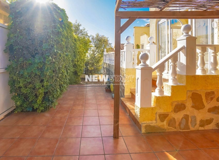 2 chambre Villa/Maison à vendre à San Fulgencio avec piscine - 230 000 € (Ref: 9535137)