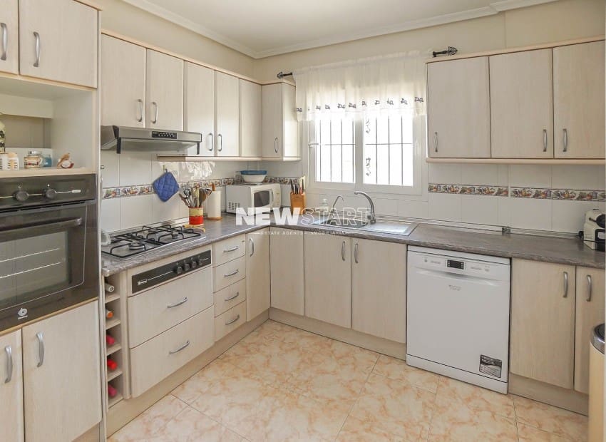 3 bedroom Villa for sale in La Marina with pool garage - € 425,000 (Ref: 9539611)