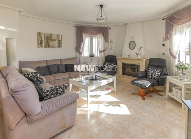 3 bedroom Villa for sale in La Marina, Elche / Elx with pool garage - € 425,000 (Ref: 9539611)