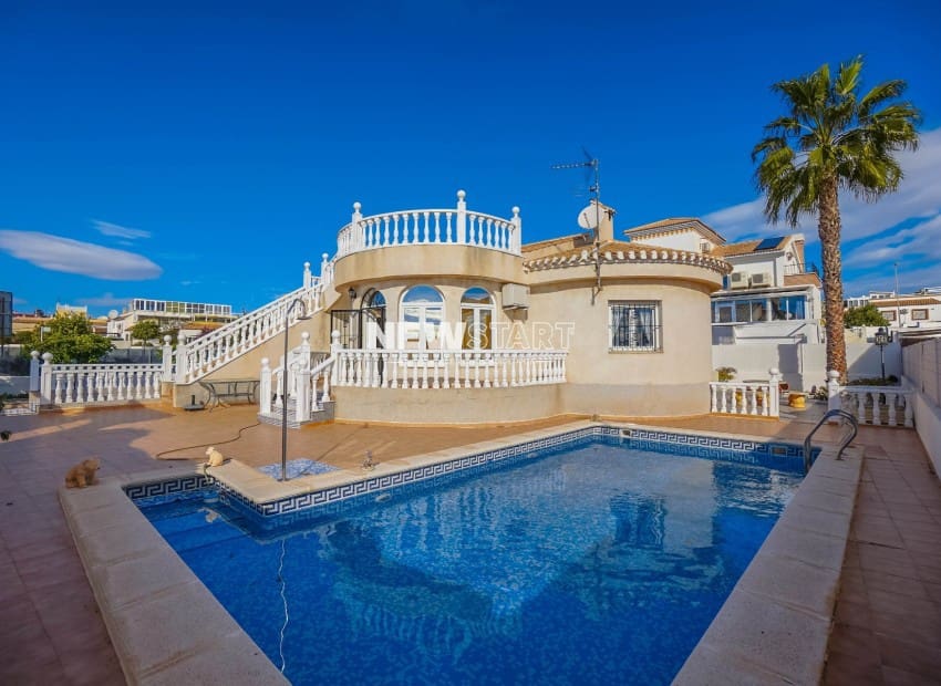 3 bedroom Villa for sale in La Marina with pool garage - € 425,000 (Ref: 9539611)