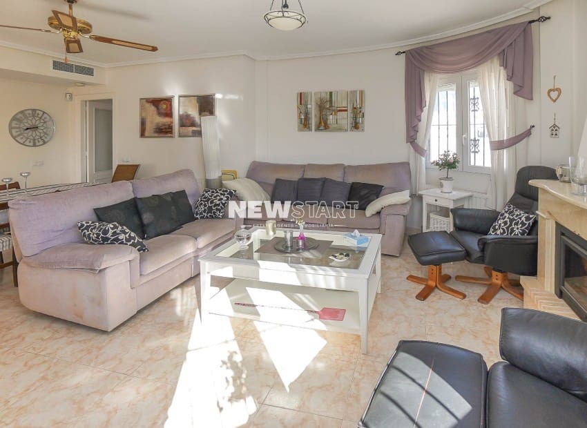 3 bedroom Villa for sale in La Marina with pool garage - € 425,000 (Ref: 9539611)
