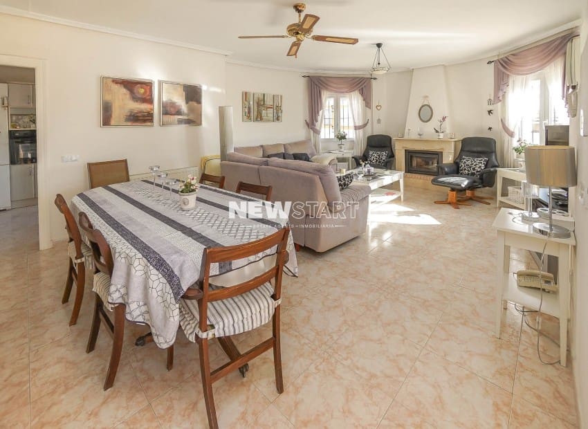 3 bedroom Villa for sale in La Marina with pool garage - € 425,000 (Ref: 9539611)