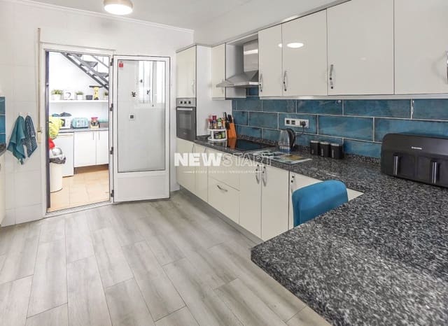 3 sypialnia Willa na sprzedaż w La Marina, Elche / Elx z basenem - 199 000 € (Ref: 9566209)