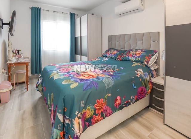 3 sypialnia Willa na sprzedaż w La Marina, Elche / Elx z basenem - 199 000 € (Ref: 9566209)