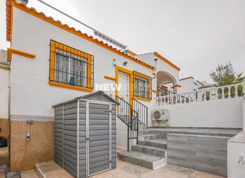 3 sypialnia Willa na sprzedaż w La Marina z basenem - 199 000 € (Ref: 9566209)