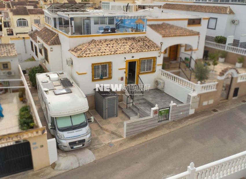 3 sypialnia Willa na sprzedaż w La Marina z basenem - 199 000 € (Ref: 9566209)