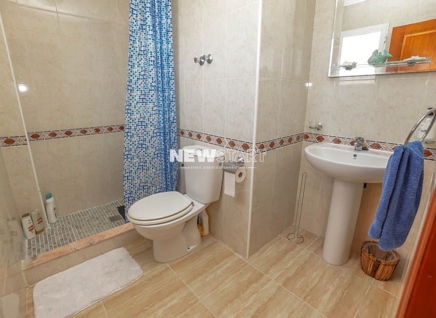 3 makuuhuone Huvila myytävänä paikassa La Marina mukana uima-altaan - 219 950 € (Ref: 9586777)