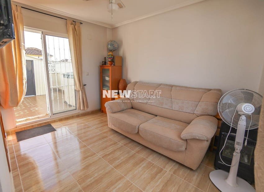 3 makuuhuone Huvila myytävänä paikassa La Marina mukana uima-altaan - 219 950 € (Ref: 9586777)