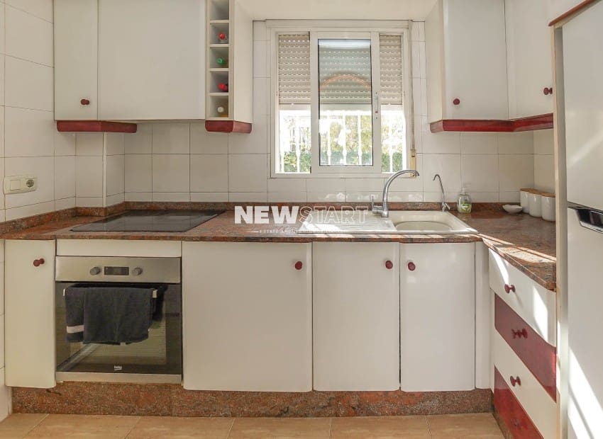 3 makuuhuone Huvila myytävänä paikassa La Marina mukana uima-altaan - 219 950 € (Ref: 9586777)