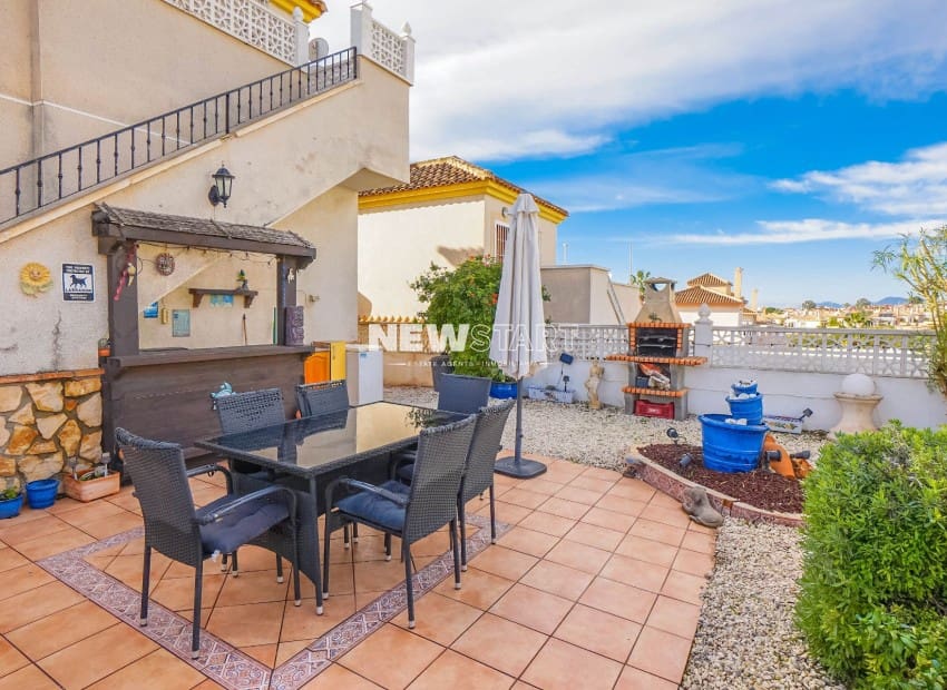 3 makuuhuone Huvila myytävänä paikassa La Marina mukana uima-altaan - 219 950 € (Ref: 9586777)