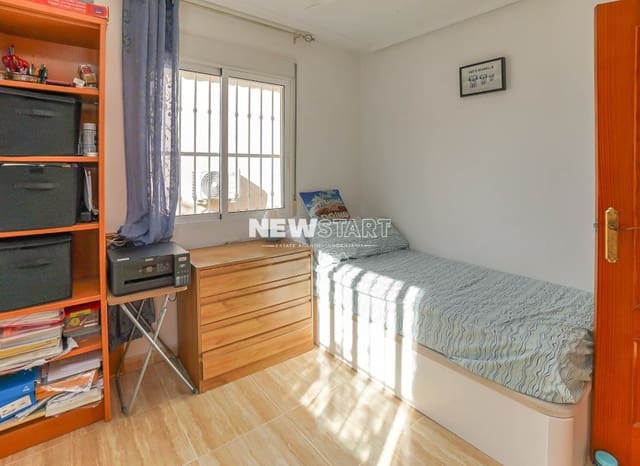 3 makuuhuone Huvila myytävänä paikassa La Marina, Elche / Elx mukana uima-altaan - 219 950 € (Ref: 9586777)