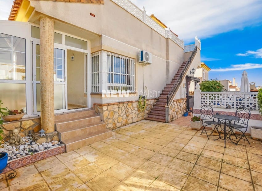 3 makuuhuone Huvila myytävänä paikassa La Marina mukana uima-altaan - 219 950 € (Ref: 9586777)