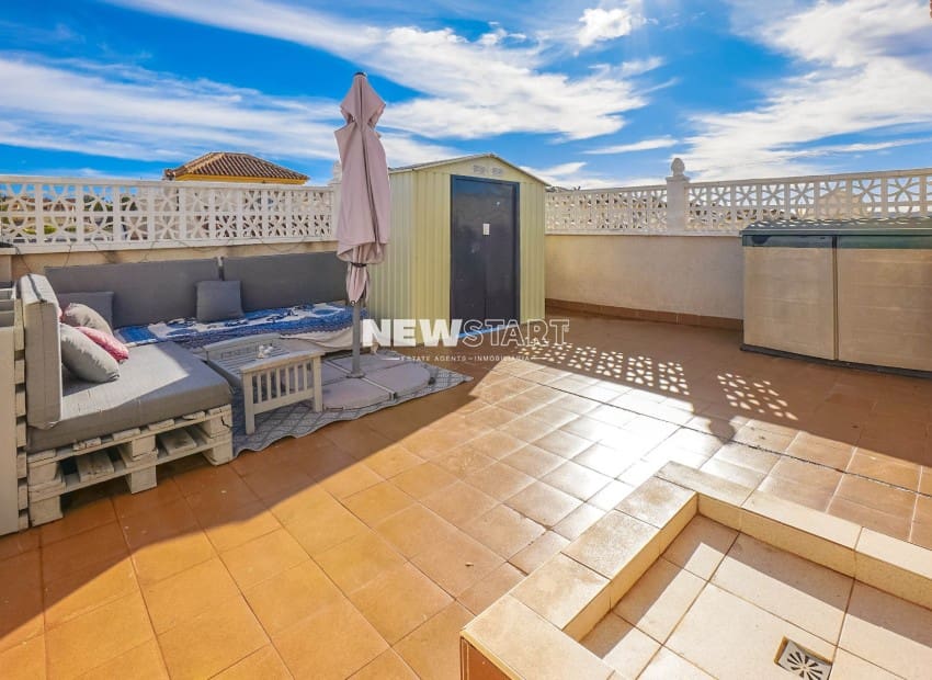 3 makuuhuone Huvila myytävänä paikassa La Marina mukana uima-altaan - 219 950 € (Ref: 9586777)