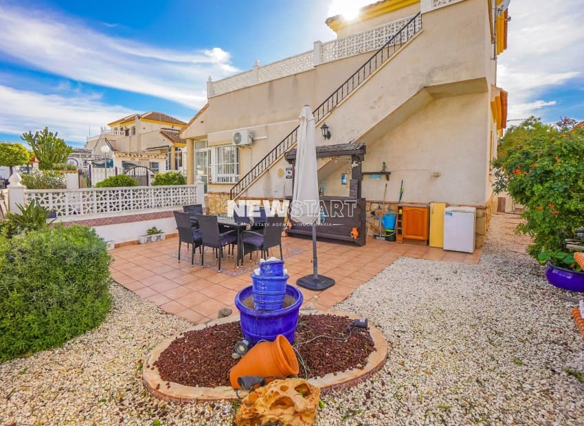 3 makuuhuone Huvila myytävänä paikassa La Marina mukana uima-altaan - 219 950 € (Ref: 9586777)