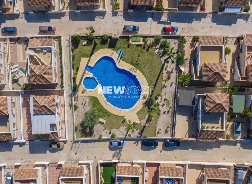 3 makuuhuone Huvila myytävänä paikassa La Marina mukana uima-altaan - 219 950 € (Ref: 9586777)