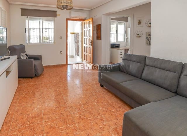 3 makuuhuone Huvila myytävänä paikassa La Marina, Elche / Elx mukana uima-altaan - 179 000 € (Ref: 9586778)