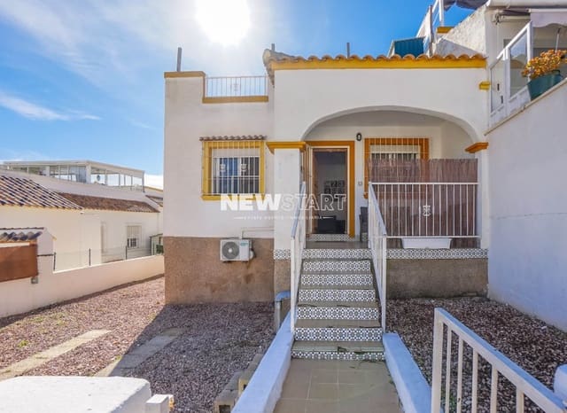 3 makuuhuone Huvila myytävänä paikassa La Marina, Elche / Elx mukana uima-altaan - 179 000 € (Ref: 9586778)
