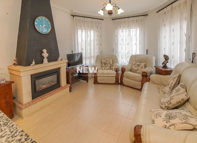 3 makuuhuone Huvila myytävänä paikassa El Raso, Guardamar del Segura mukana uima-altaan - 275 000 € (Ref: 9592208)