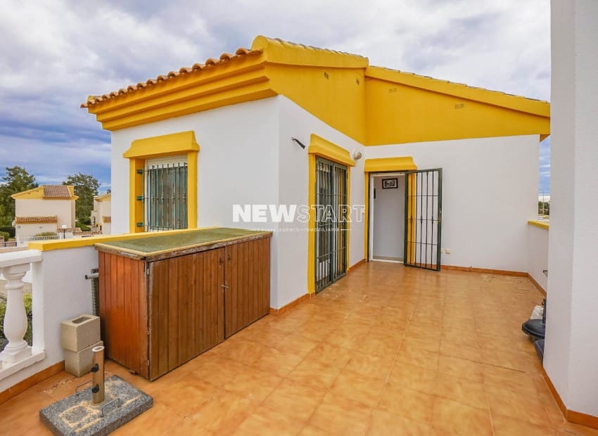 3 bedroom Villa for sale in El Raso with pool - € 275,000 (Ref: 9592208)