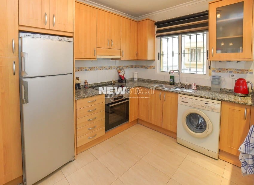 3 bedroom Villa for sale in El Raso with pool - € 275,000 (Ref: 9592208)