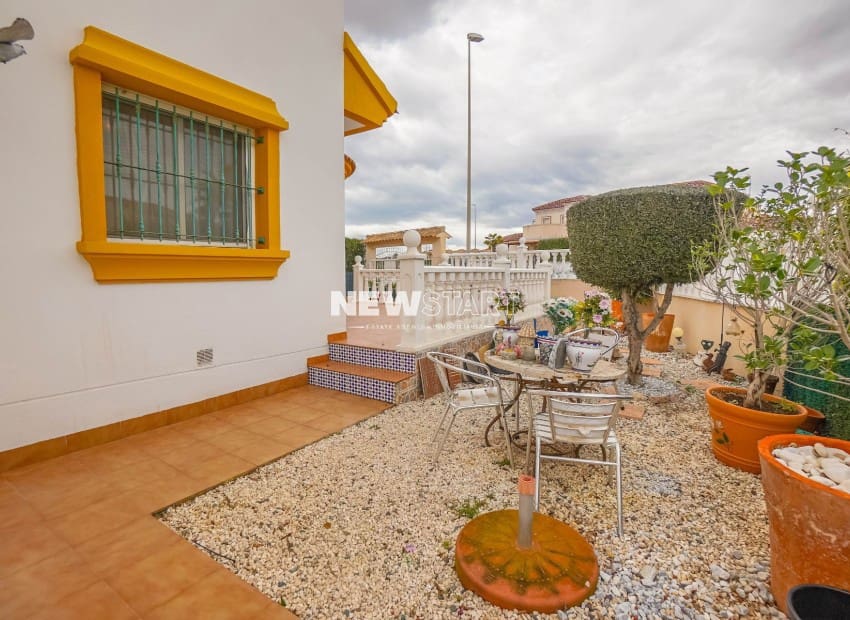 3 bedroom Villa for sale in El Raso with pool - € 275,000 (Ref: 9592208)
