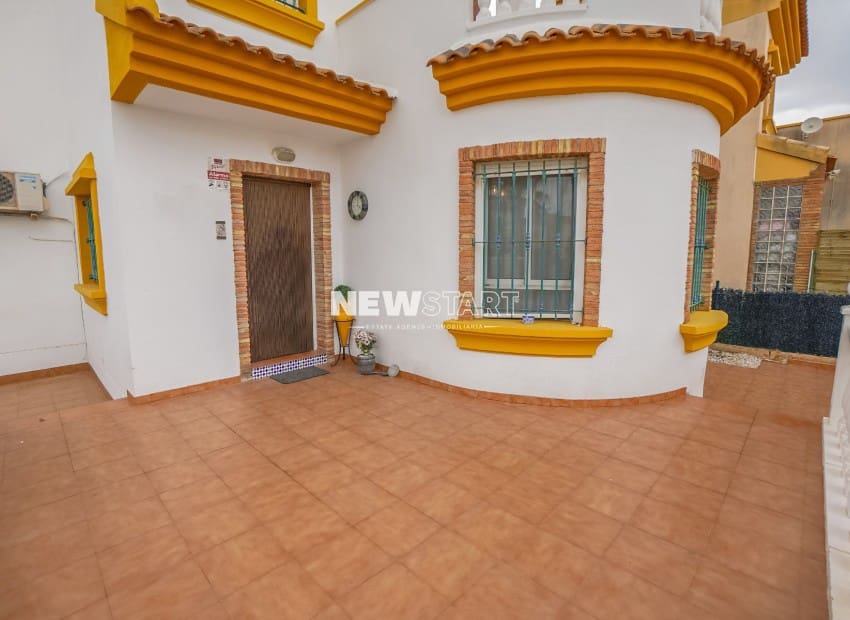 3 bedroom Villa for sale in El Raso with pool - € 275,000 (Ref: 9592208)
