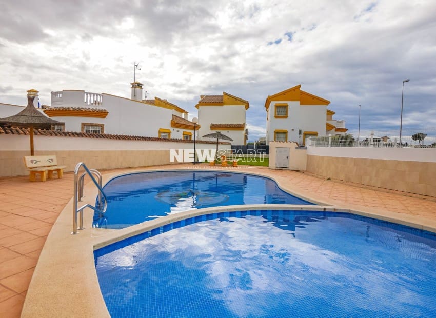 3 bedroom Villa for sale in El Raso with pool - € 275,000 (Ref: 9592208)