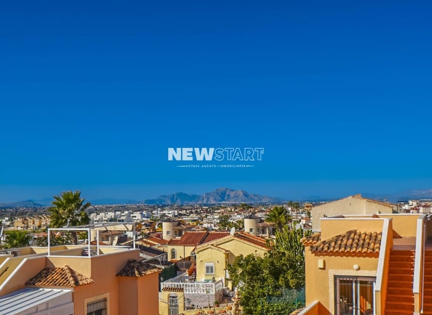 2 Zimmer Doppelhaus zu verkaufen in La Marina mit Pool - 164.999 € (Ref: 9598108)