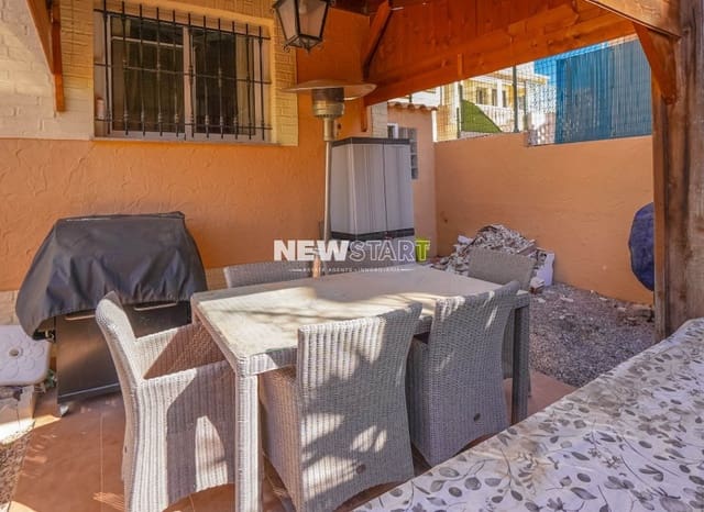 2 Zimmer Doppelhaus zu verkaufen in La Marina, Elche / Elx mit Pool - 164.999 € (Ref: 9598108)