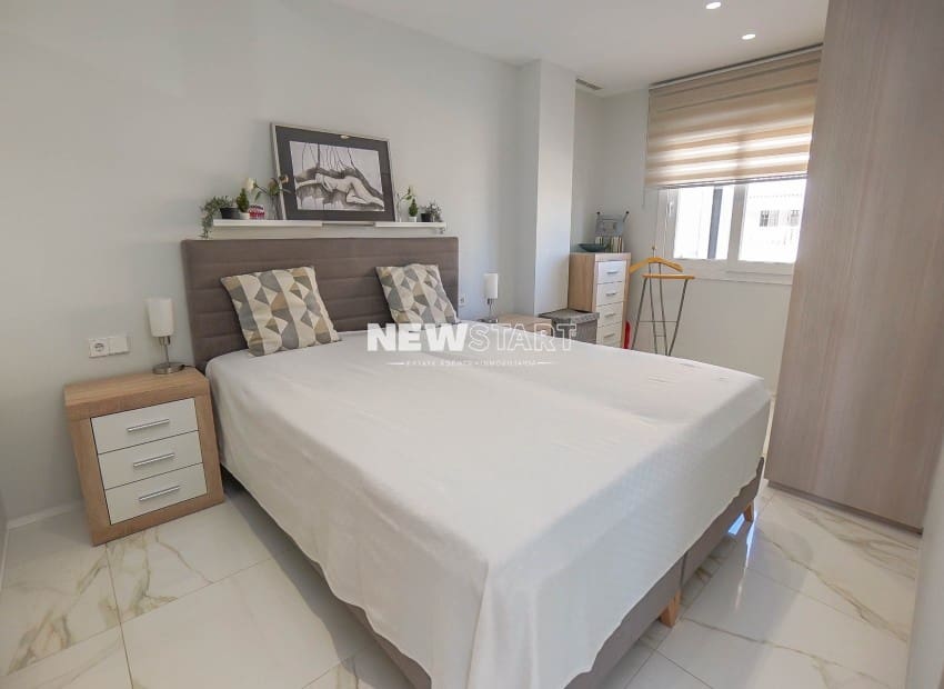 2 bedroom Apartment for sale in La Marina with pool garage - € 249,000 (Ref: 9603340)