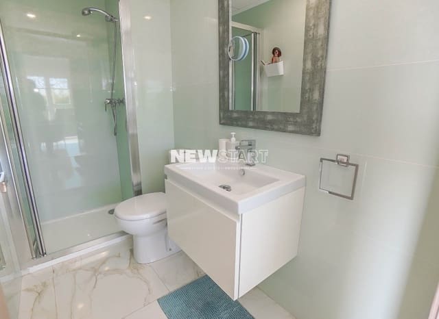 Apartamento de 2 habitaciones en La Marina, Elche / Elx en venta con piscina garaje - 249.000 € (Ref: 9603340)