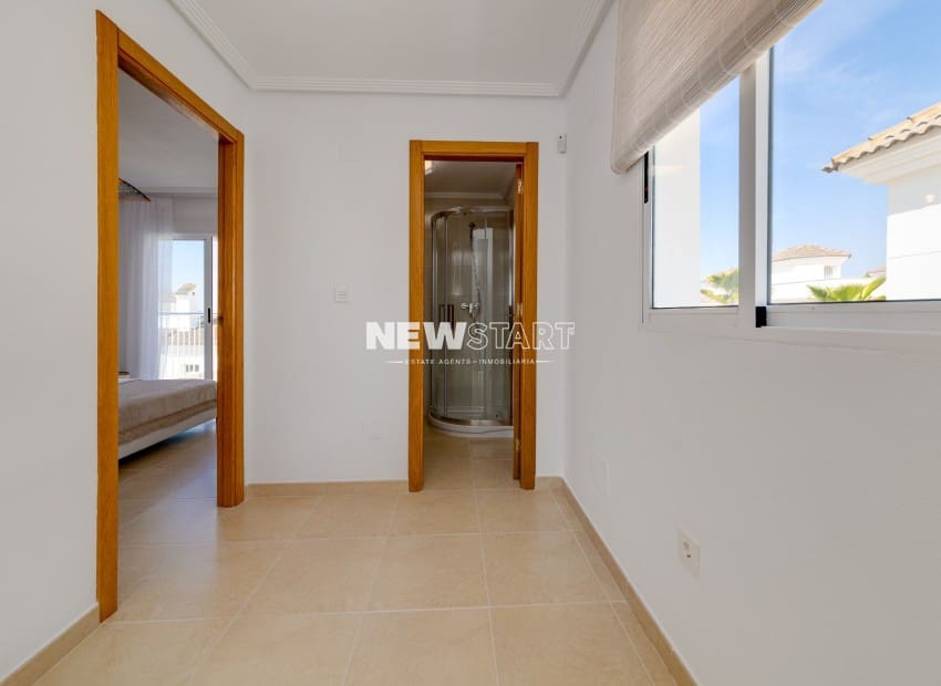 3 slaapkamer Villa te koop in San Fulgencio met zwembad - € 275.000 (Ref: 9618612)
