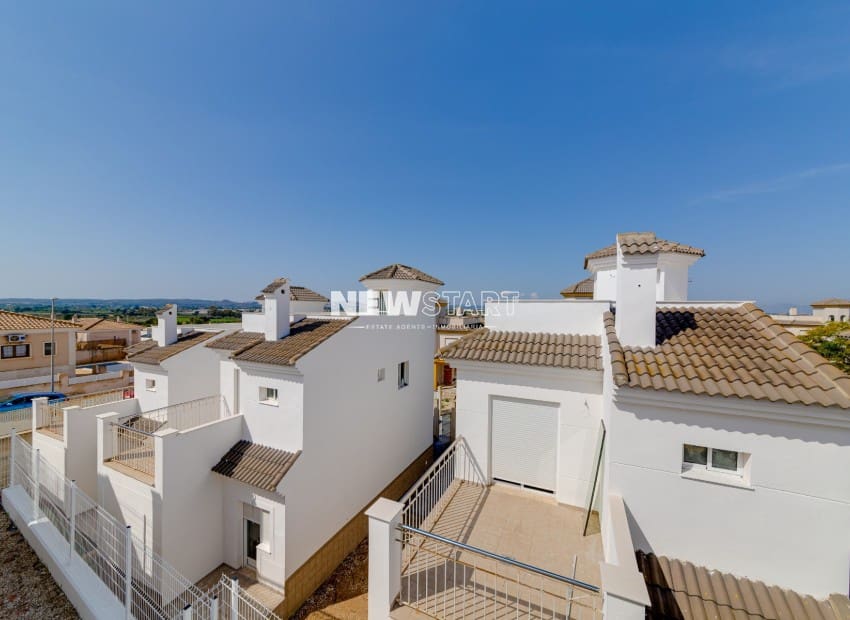 3 slaapkamer Villa te koop in San Fulgencio met zwembad - € 275.000 (Ref: 9618612)