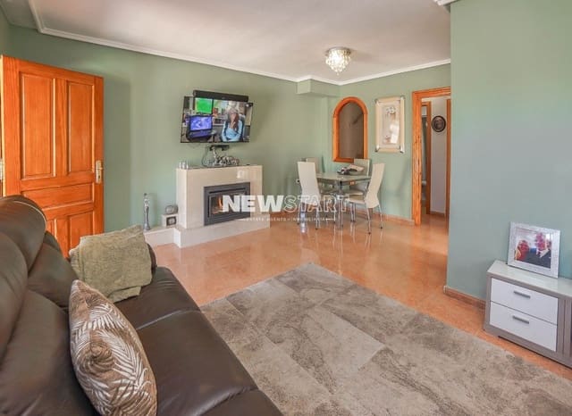 3 slaapkamer Halfvrijstaande villa te koop in San Fulgencio met zwembad - € 180.000 (Ref: 9671257)