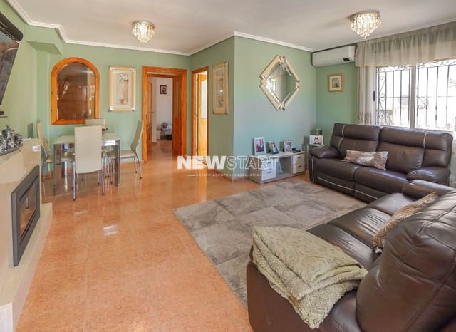 3 slaapkamer Halfvrijstaande villa te koop in San Fulgencio met zwembad - € 180.000 (Ref: 9671257)