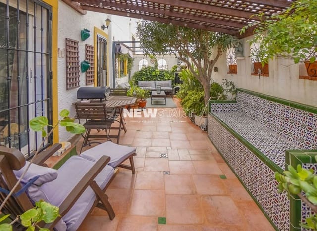 2 soverom Rekkehus til salgs i La Marina, Elche / Elx med svømmebasseng - € 220 000 (Ref: 9679132)