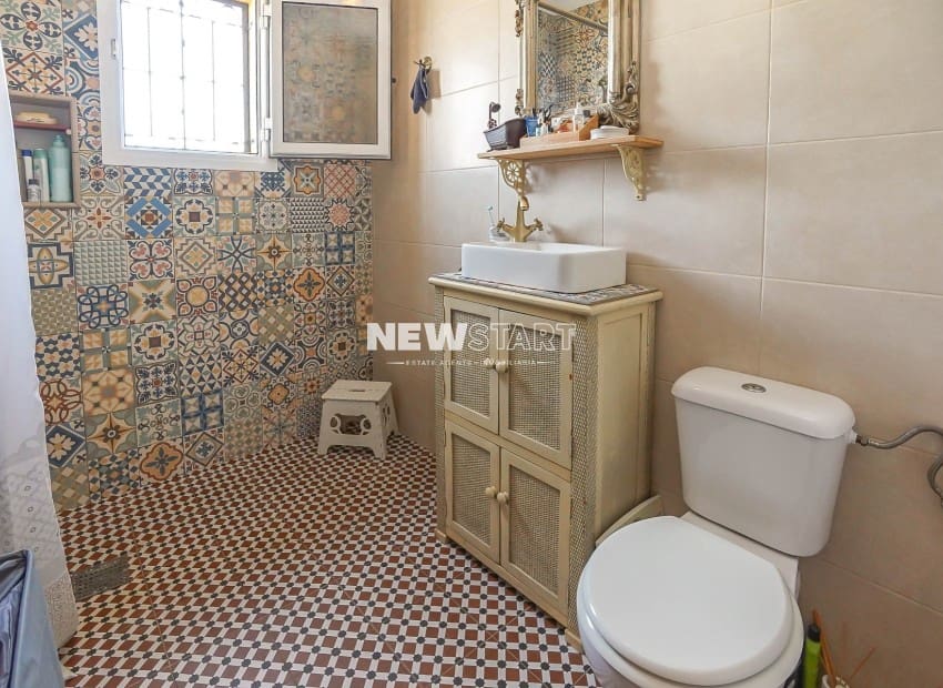 2 soverom Rekkehus til salgs i La Marina med svømmebasseng - € 220 000 (Ref: 9679132)